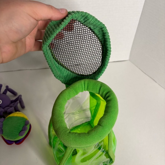 Melissa and Doug Plush Bug Catcher Jug With 3 Bugs - Stuffed Animals - Toys - Picture 10 of 13